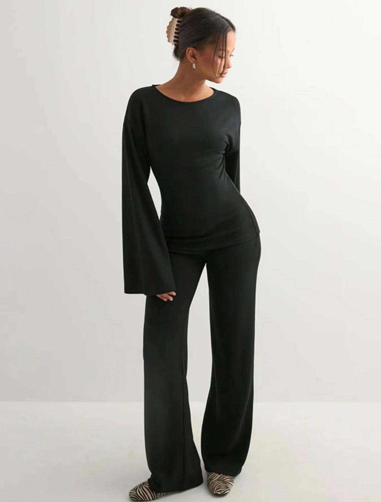 Elegant Black 2-Piece Lounge Set – Long Sleeve Top & Wide Leg Pants